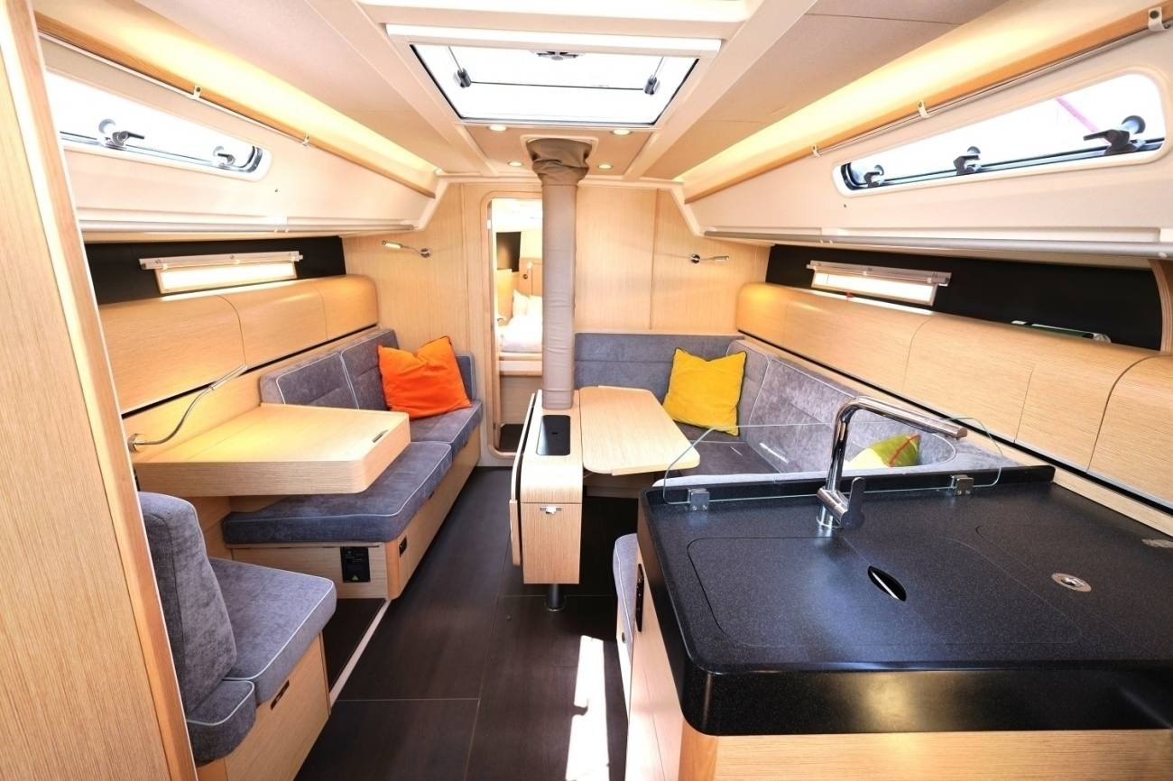 Dehler 42 For Sale - 'Seasalt' saloon