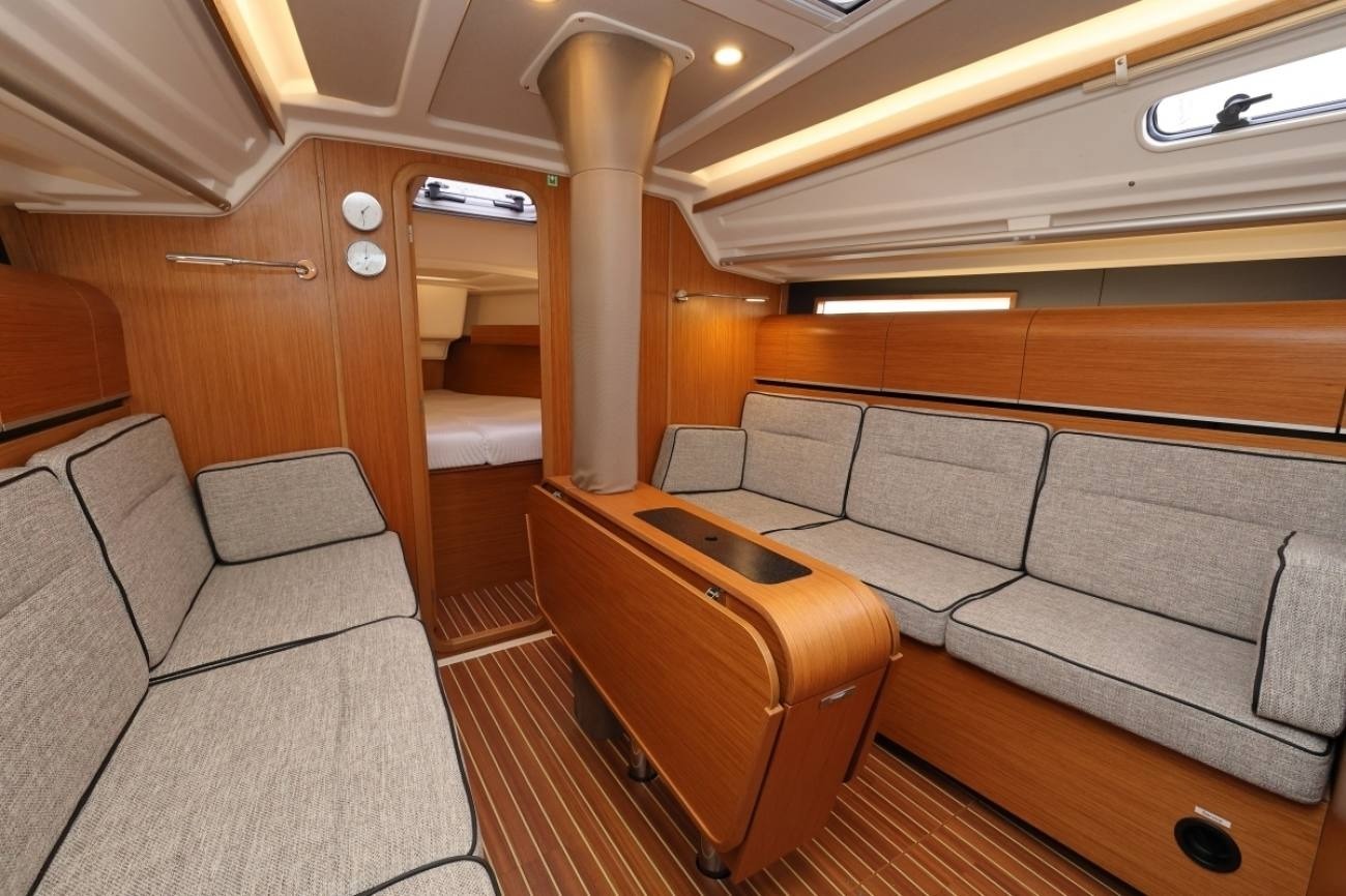Dehler 42 For Sale - 'Seasalt' saloon